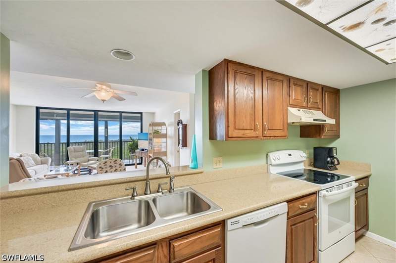 2 bedroom Condominium at 17 Bluebill Ave 803, Vanderbilt Surf Colony, Naples — photo 3