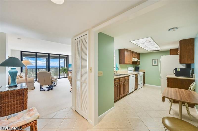 2 bedroom Condominium at 17 Bluebill Ave 803, Vanderbilt Surf Colony, Naples — photo 5