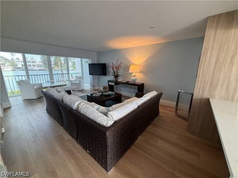 300 Park Shore Dr 1B, Naples FL - photo 15 of 21