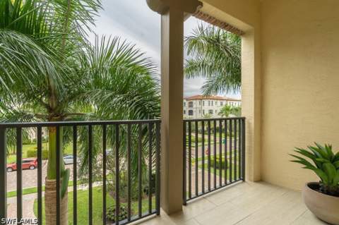 16382 Viansa Way 201, Naples FL - photo 18 of 30