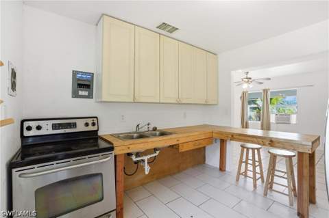 78 Victoria Dr, North Fort Myers FL - photo 11 of 24