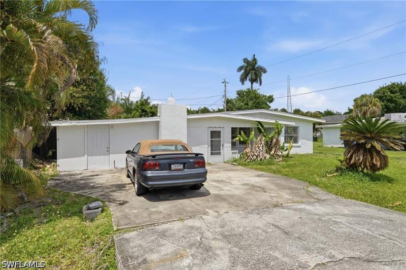 2 bedroom SingleFamilyResidence at 78 Victoria Dr, North Fort Myers, North Fort Myers — photo 2
