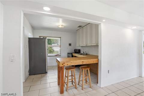 78 Victoria Dr, North Fort Myers FL - photo 8 of 24