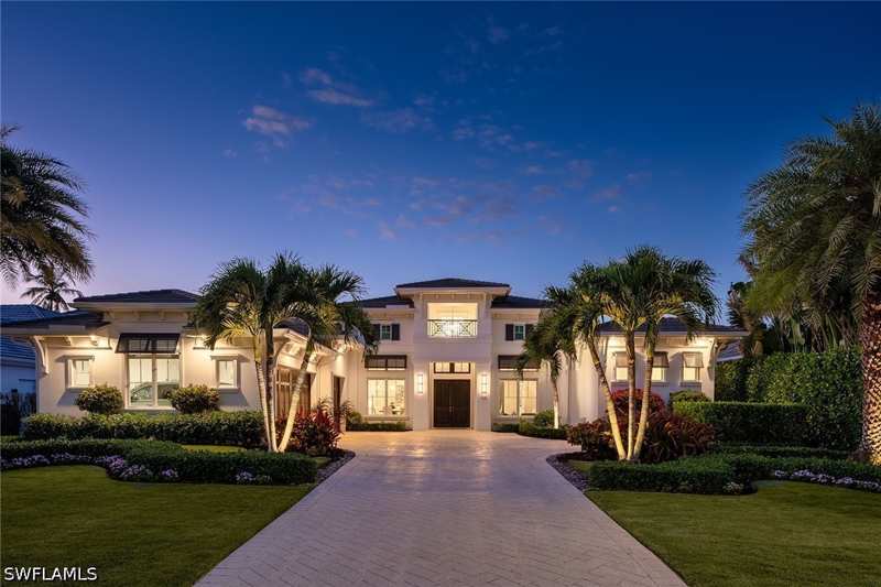 4 bedroom SingleFamilyResidence at 705 Wedge Dr, Moorings, Naples — photo 1