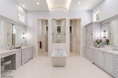 705 Wedge Dr, Naples FL - photo 9 of 18