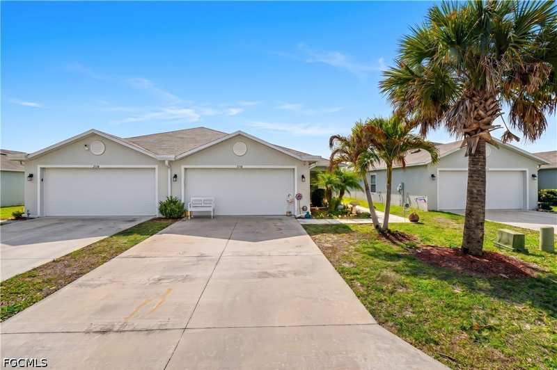 3 bedroom Attached at 9158 Aegean Cir, Vistanna Villas, Lehigh Acres — photo 1