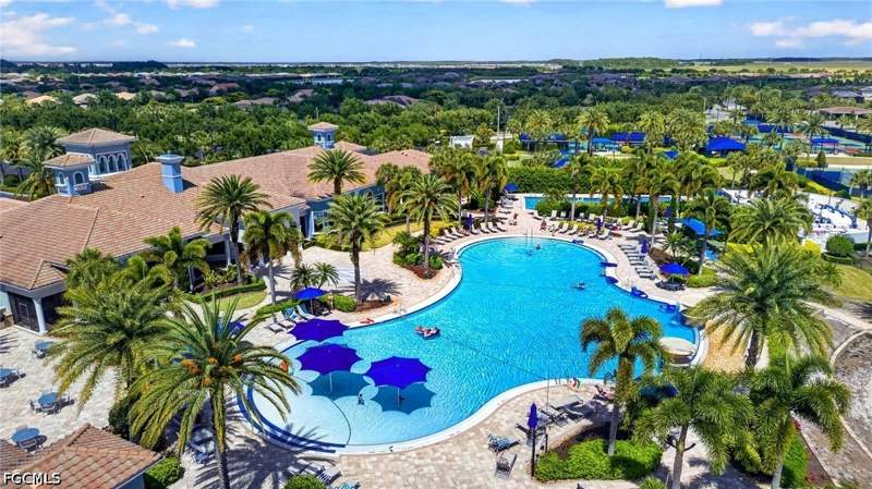 3 bedroom SingleFamilyResidence at 6120 Victory Dr, Del Webb, Ave Maria — photo 3