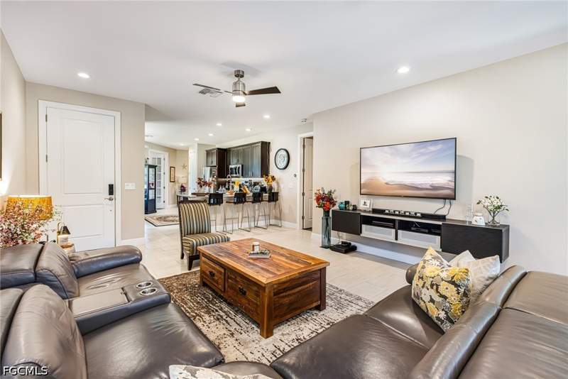3 bedroom Attached at 11921 Grosseto Ct, Prato At Pelican Preserve, Fort Myers — photo 3