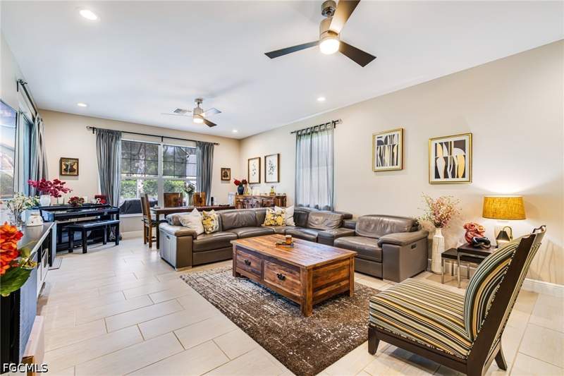 3 bedroom Attached at 11921 Grosseto Ct, Prato At Pelican Preserve, Fort Myers — photo 4