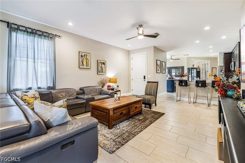 3 bedroom Attached at 11921 Grosseto Ct, Prato At Pelican Preserve, Fort Myers — photo 5