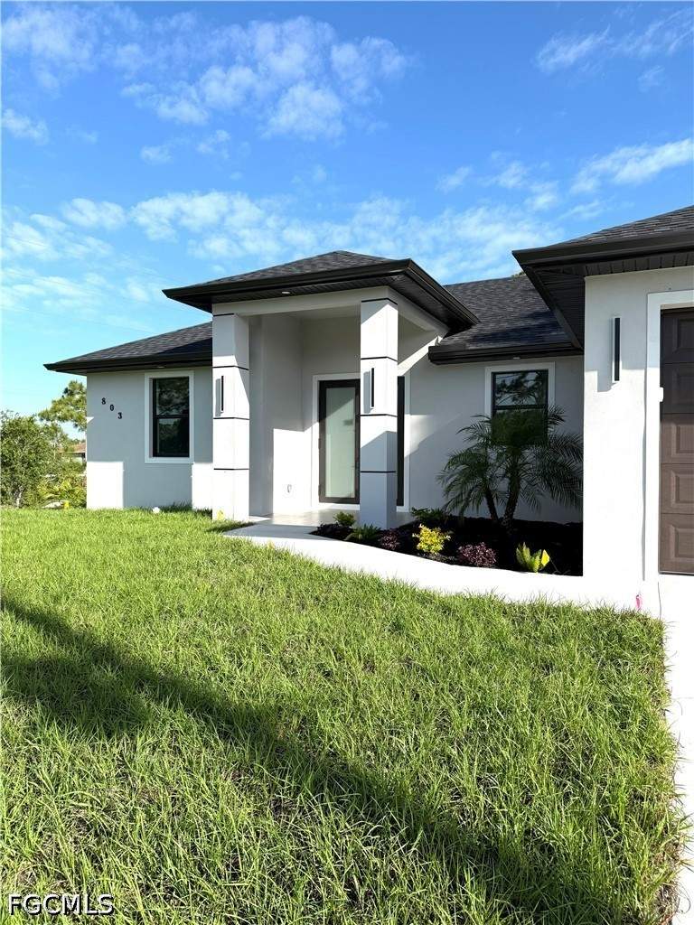 3 bedroom SingleFamilyResidence at 803 Newell St E, Southeast Lehigh, Lehigh Acres — photo 5
