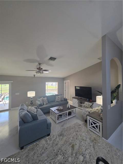 410 NW 11th Ter, Cape Coral FL - photo 13 of 39