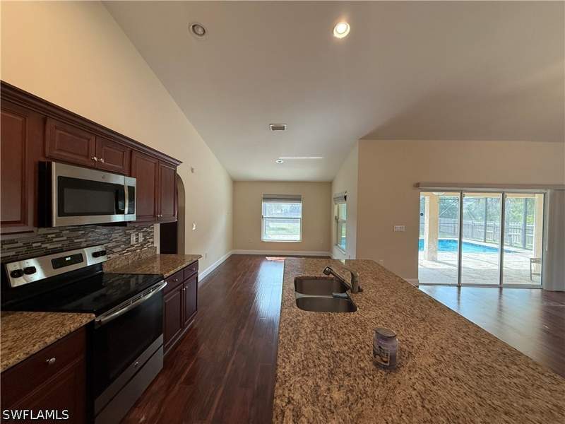 3 bedroom SingleFamilyResidence at 1111 Broadway Ave, Lehigh Acres, Lehigh Acres — photo 4