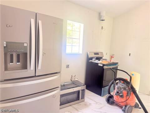 1215 Hamilton Ave, Lehigh Acres FL - photo 13 of 41