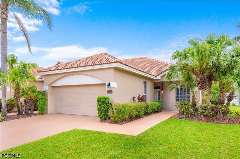 2 bedroom Attached at 5472 Peppertree Dr, Hummingbird Hammock Condo Phase 1, Fort Myers — photo 2