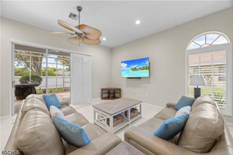 5472 Peppertree Dr, Fort Myers FL - photo 8 of 36