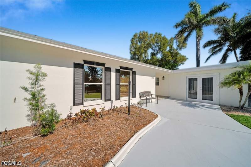 3 bedroom SingleFamilyResidence at 4118 SE 3rd Ave, Cape Coral, Cape Coral — photo 4