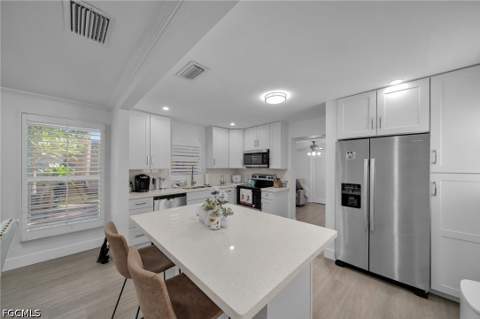 4118 SE 3rd Ave, Cape Coral FL - photo 8 of 39