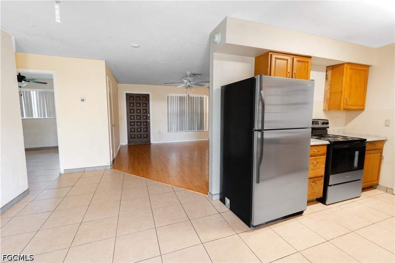 3 bedroom SingleFamilyResidence at 4848 Ipswitch Ct, Bowling Green, Fort Myers — photo 3