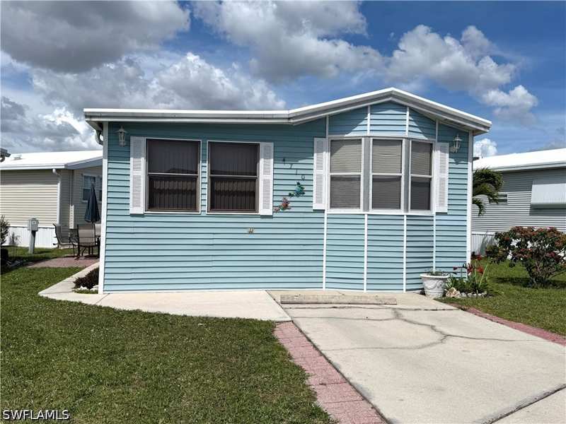 2 bedroom ManufacturedHome at 4710 Pilgrims Way W, Riverwoods Plantation, Estero — photo 1