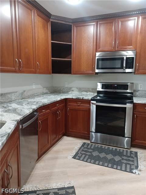 12070 Summergate Cir 101, Fort Myers FL - photo 8 of 34