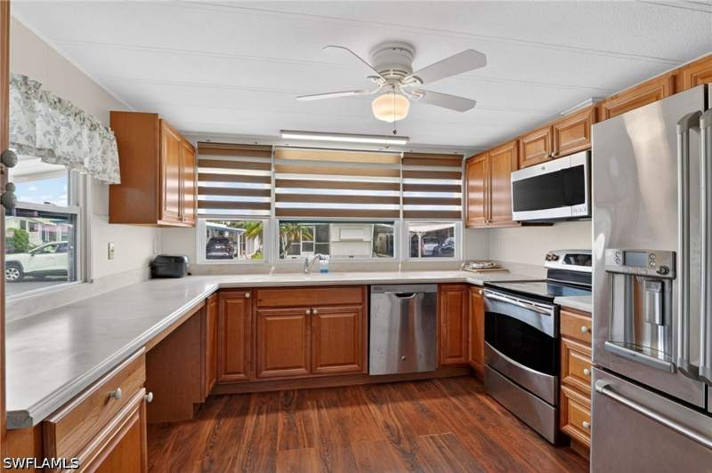 2 bedroom ManufacturedHome at 77 Enchanting Blvd E77, Enchanting Acres Mobile Home, Naples — photo 4