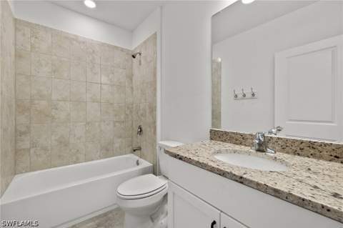 858 Rue Labeau Cir, Fort Myers FL - photo 10 of 19