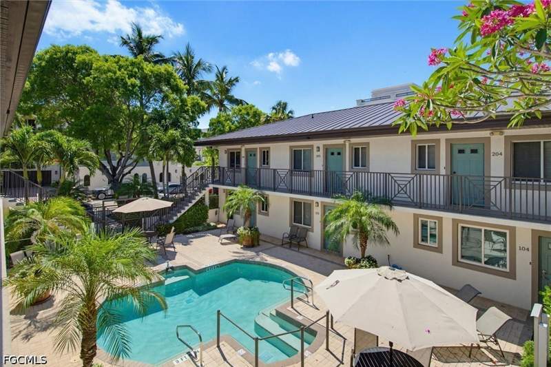 1 bedroom Condominium at 480 5th St S 202, Kensington Gardens, Naples — photo 4