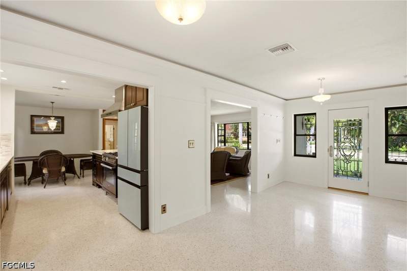3 bedroom SingleFamilyResidence at 2706 Rhode Island Ave, Dean Park, Fort Myers — photo 4