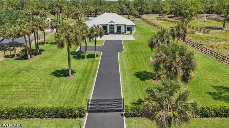 4 bedroom SingleFamilyResidence at 360 13th St SW, Golden Gate Estates, Naples — photo 5