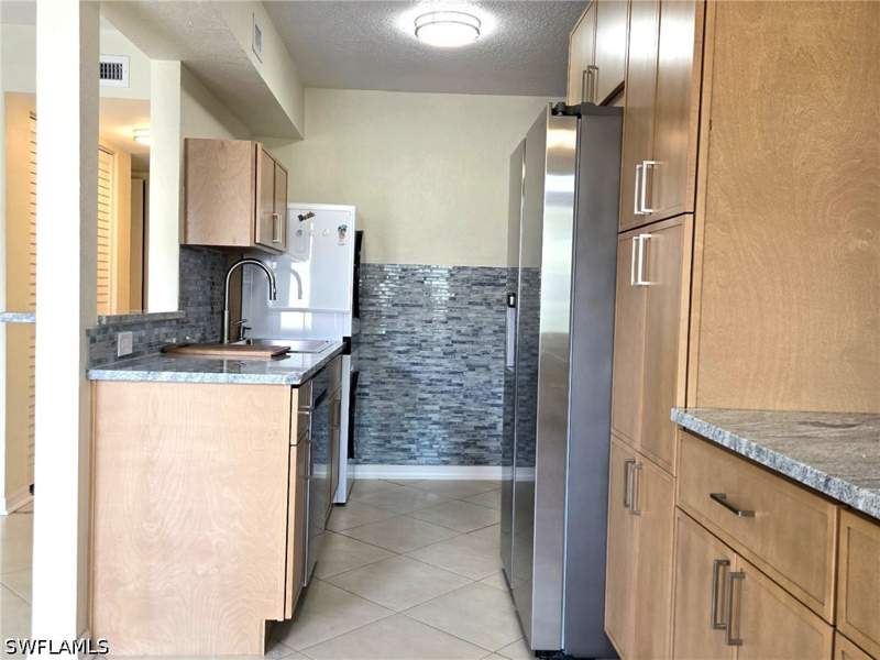 2 bedroom Condominium at 4625 Bayshore Dr D1, Abaco Bay, Naples — photo 3