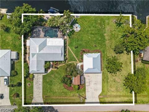 1910 Oak Dr, Alva FL - photo 6 of 50