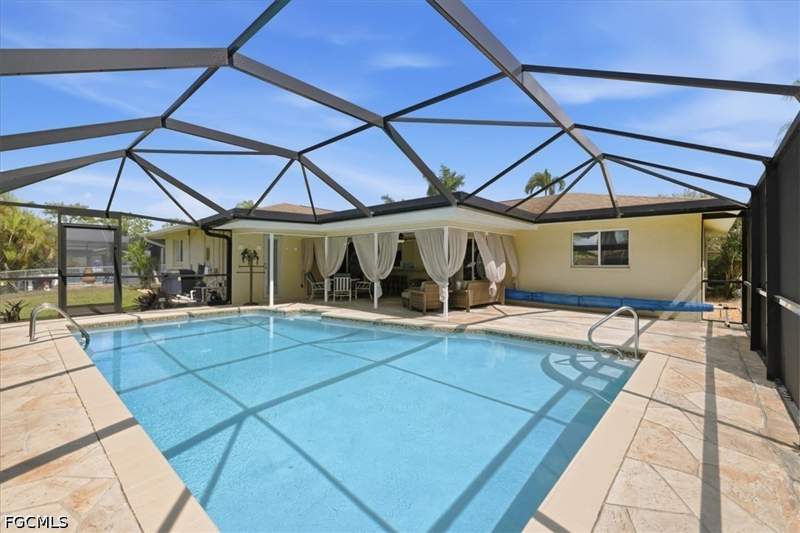 3 bedroom SingleFamilyResidence at 3226 SE 2nd Ave, Cape Coral, Cape Coral — photo 2