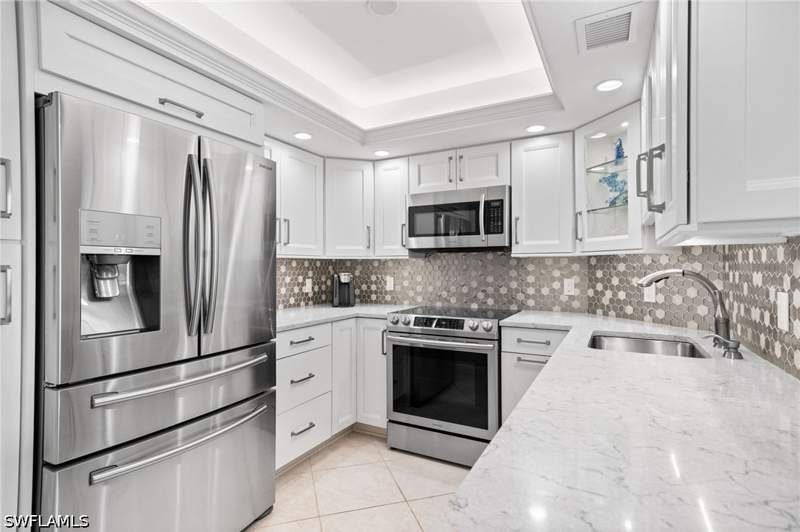 2 bedroom Condominium at 320 Seaview Ct 2009, South Seas Club Condo, Marco Island — photo 5