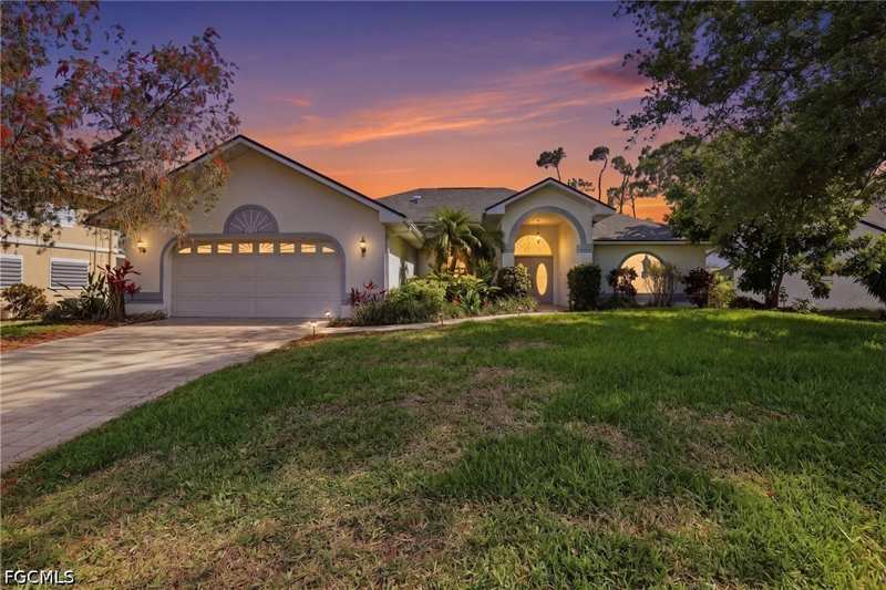 3 bedroom SingleFamilyResidence at 1022 SW 18th Ter, Cape Coral, Cape Coral — photo 1