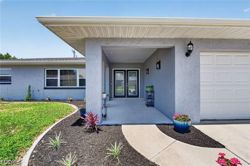 3 bedroom SingleFamilyResidence at 1305 SE 37th Ter, Cape Coral, Cape Coral — photo 3
