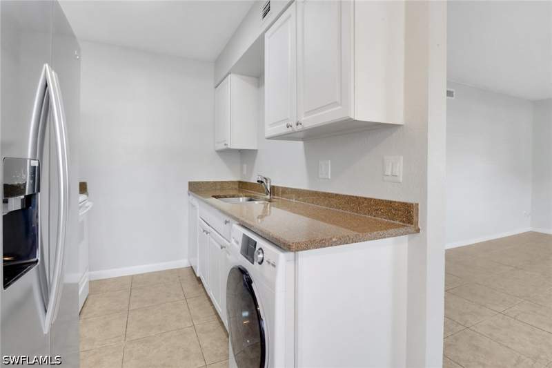 2 bedroom Condominium at 4635 Bayshore Dr P4, Abaco Bay, Naples — photo 3