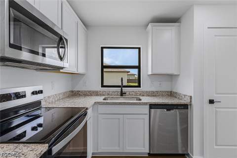 811 Rue Labeau Cir, Fort Myers FL - photo 9 of 16