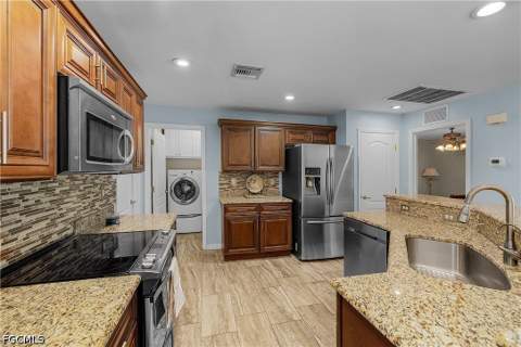 3928 NW 41st Pl, Cape Coral FL - photo 13 of 37