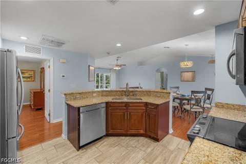3928 NW 41st Pl, Cape Coral FL - photo 15 of 37