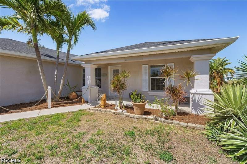 3 bedroom SingleFamilyResidence at 3928 NW 41st Pl, Cape Coral, Cape Coral — photo 2