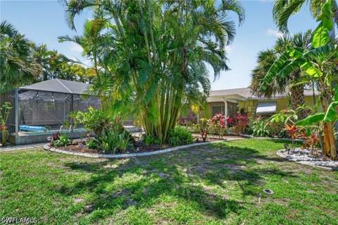 5217 Elm Ct, Cape Coral FL - photo 7 of 40