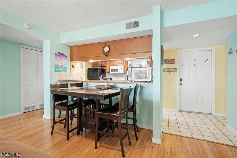 2 bedroom Condominium at 4703 SE 17th Pl 205, Clipper Bay Condo, Cape Coral — photo 4