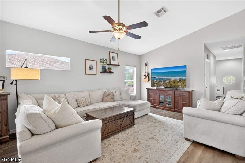 3 bedroom Condominium at 5450 Park Rd 4, Gulf Hideaway, Fort Myers — photo 5