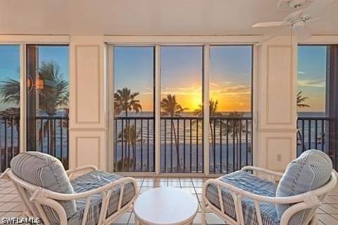 3377 Gulf Shore Blvd N 4D, Naples FL - photo 10 of 31