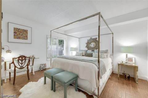 5817 Glencove DR 402, Naples FL - photo 17 of 45