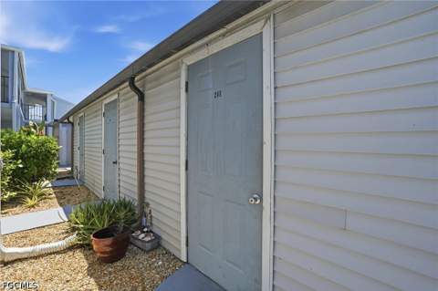 1205 SE 46th Ln 201, Cape Coral FL - photo 23 of 30