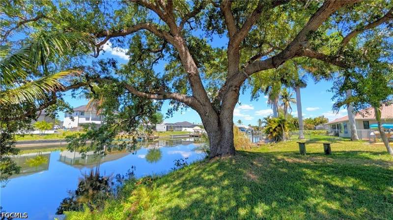 3 bedroom SingleFamilyResidence at 1422 SW 4th Ave, Cape Coral, Cape Coral — photo 3