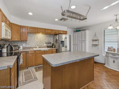 2022 Frederick St, Naples FL - photo 11 of 24