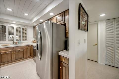 5260 S Landings Dr 407, Fort Myers FL - photo 8 of 35